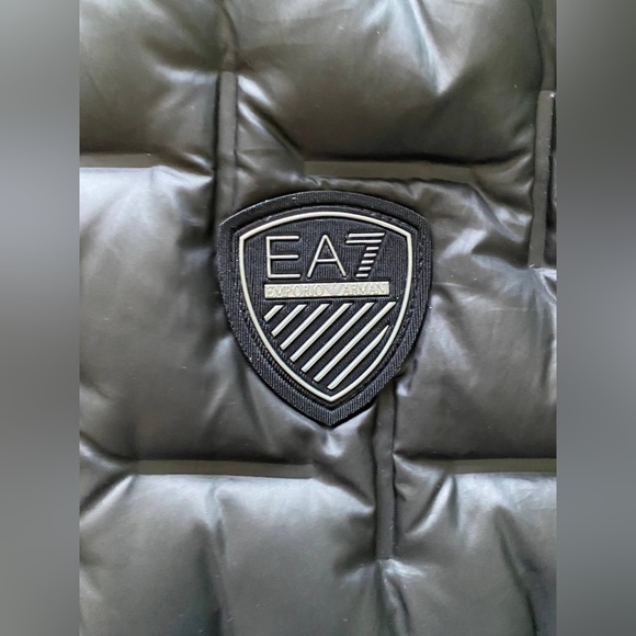 NWOT EA7 Emprio Armani Black Down Jacket - Picture 2 of 5